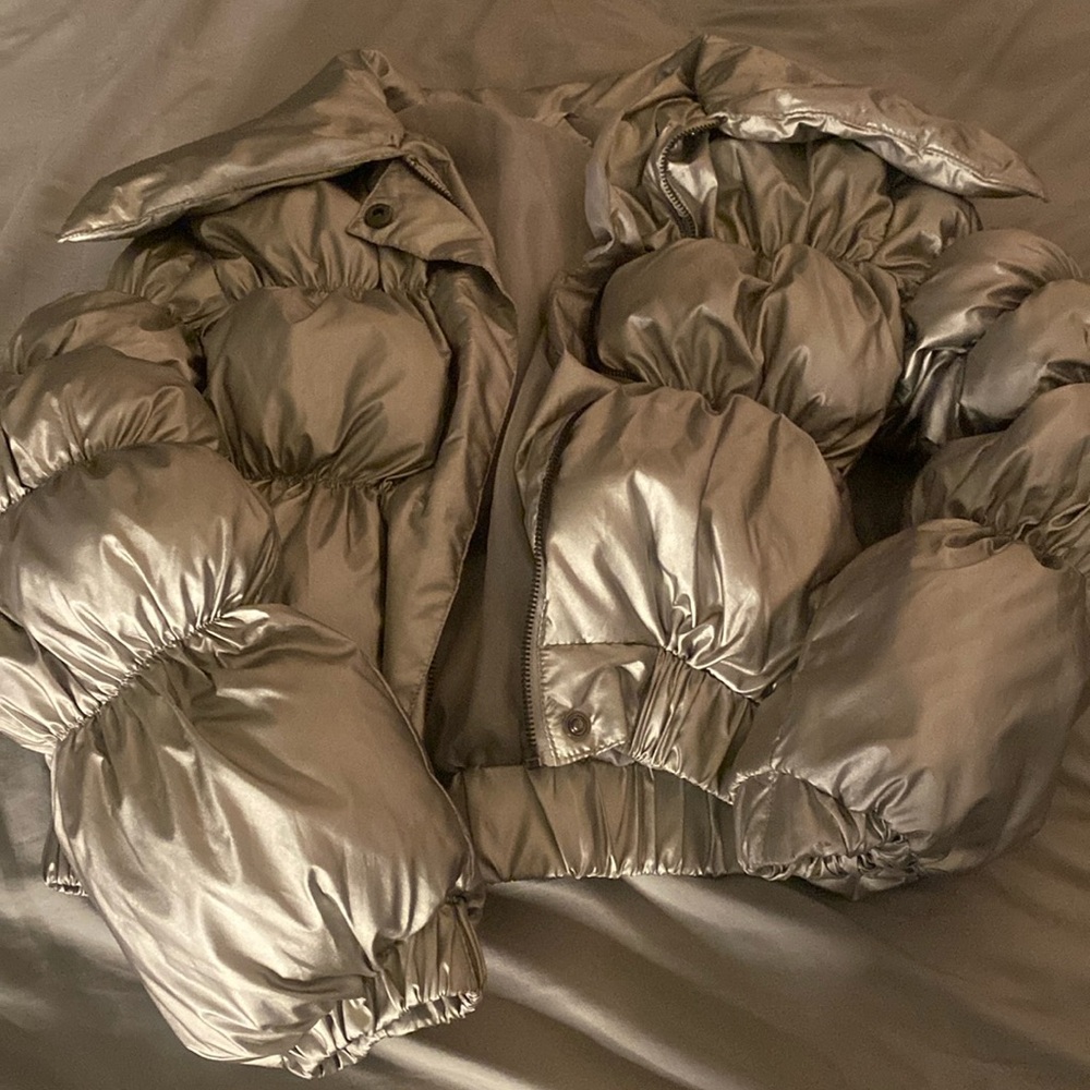 SILVER PUFFER JACKET